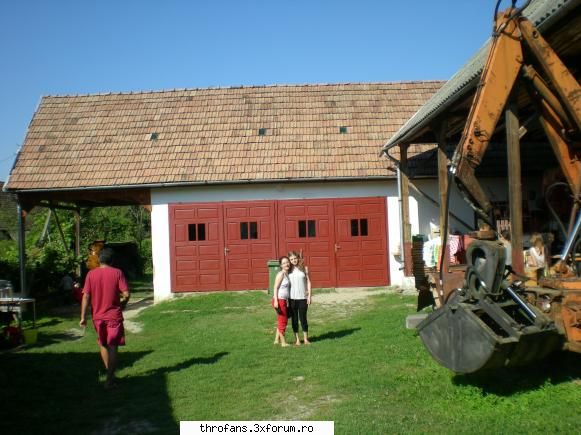 4. la cantina din tabara impreuna cu elena poze cu mine.